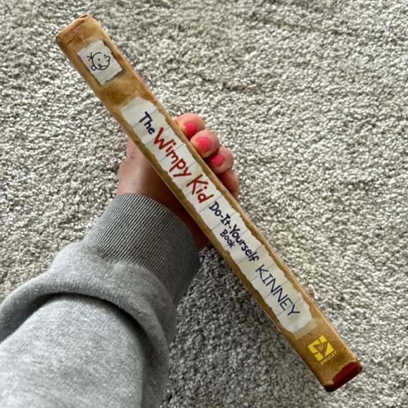 Diary of a Wimpy Kid Do It Yourself Book by Jeff Kinney - Picture 3 of 4